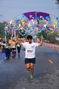 BIB: 4242
                            <button type="button" onclick="openModal(9920933)" class="btn btn-primary btn-sm float-right btn-popup" data-toggle="modal" data-target=".modal-high-quality">
                        <i class="fas fa-shopping-cart"></i> Add to Cart
                    </button>
                                            <button type="button" onclick="isThisMe(9920933, true)" class="btn btn-success btn-sm float-right btn-popup btn-isme hidden" data-toggle="tooltip" data-placement="bottom" title="นี่คือรูปของคุณใช่ไหม คลิกที่นี่เพื่อเอาเข้าอัลบั้ม">
                        <i class="fas fa-plus"></i> Add to album
                    </button>
                    <button type="button" onclick="isThisMe(9920933, false)" class="btn btn-warning btn-sm float-right btn-popup btn-isnotme hidden">
                        <i class="fas fa-ban"></i> Remove from album
                    </button>
